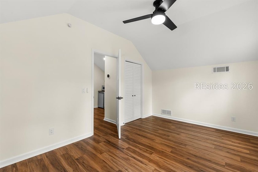 Beautifully remodeled &amp; meticulously maintained 4-bed 3-bath - photo 30