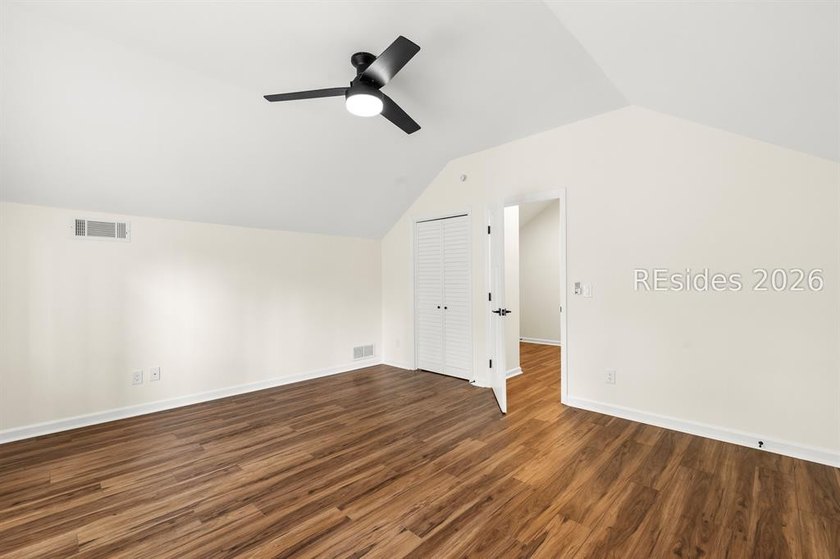 Beautifully remodeled &amp; meticulously maintained 4-bed 3-bath - photo 35