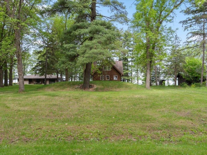 Welcome to classic lake life on highly sought-after Ten Mile - photo 37