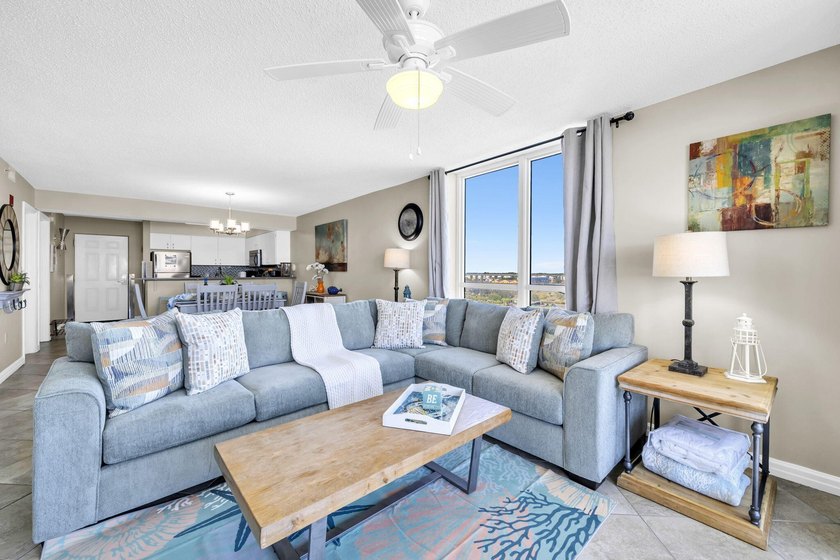Live the Destin lifestyle from this beautifully updated - photo 9