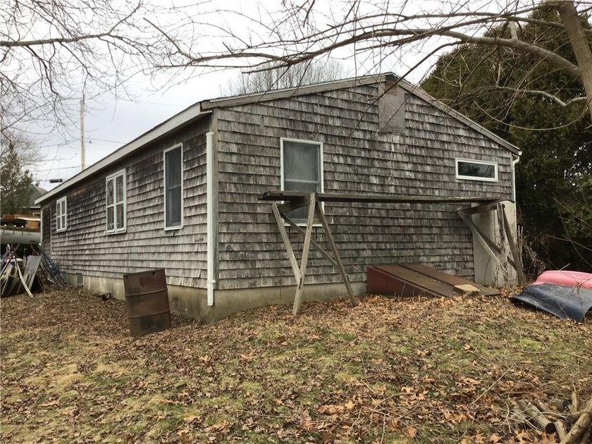 Major renovation warranted. Significant deferred maintenance - photo 2