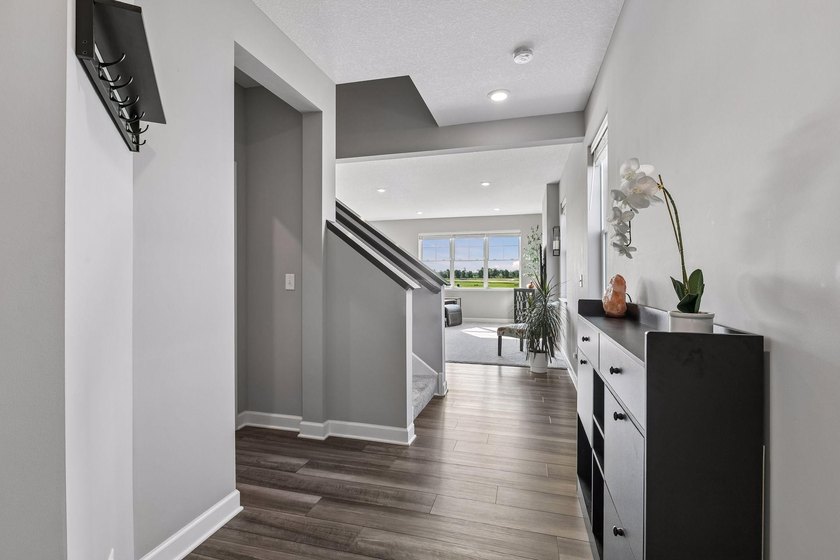 Experience the perfect blend of new construction quality and the - photo 4