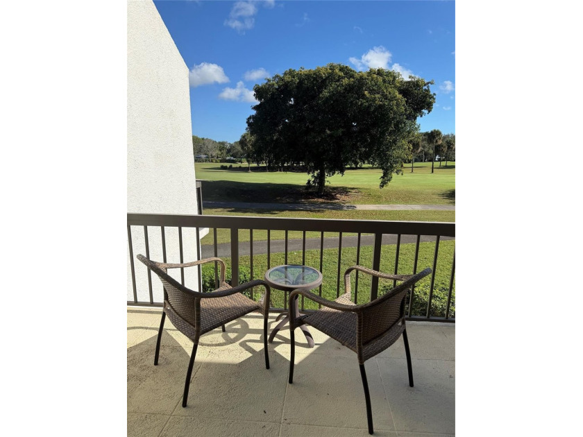 Beautiful upper level townhouse walking distance to the Club - photo 13