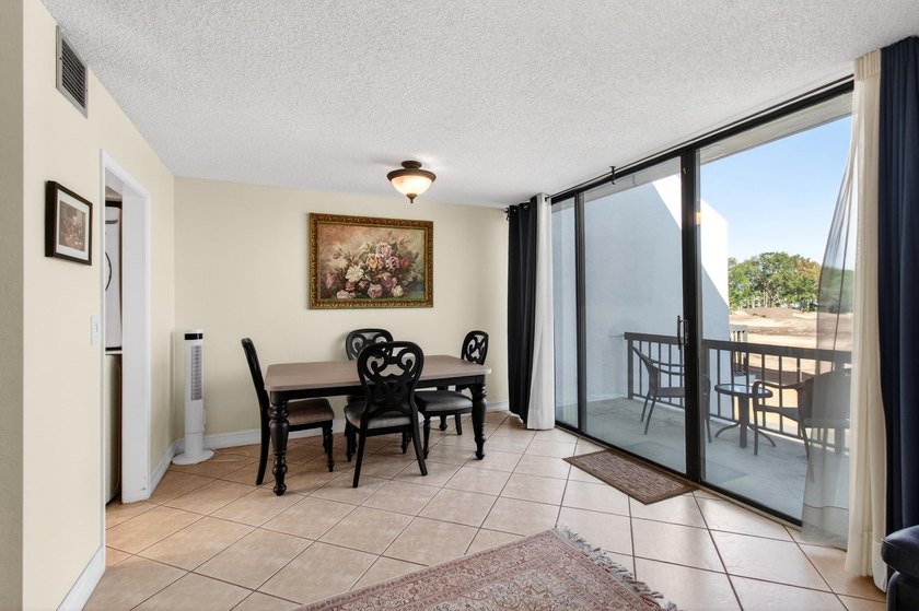 Beautiful upper level townhouse walking distance to the Club - photo 15