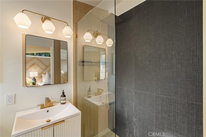 Welcome to this beautifully updated 4-bedroom, 2-bath Cliff May - photo 18