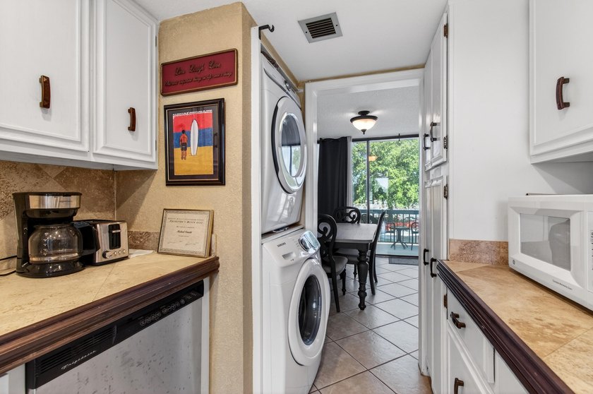 Beautiful upper level townhouse walking distance to the Club - photo 20