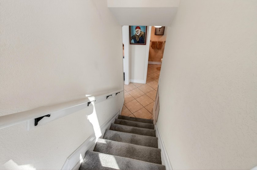 Beautiful upper level townhouse walking distance to the Club - photo 25