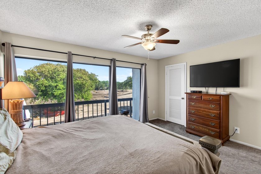 Beautiful upper level townhouse walking distance to the Club - photo 28