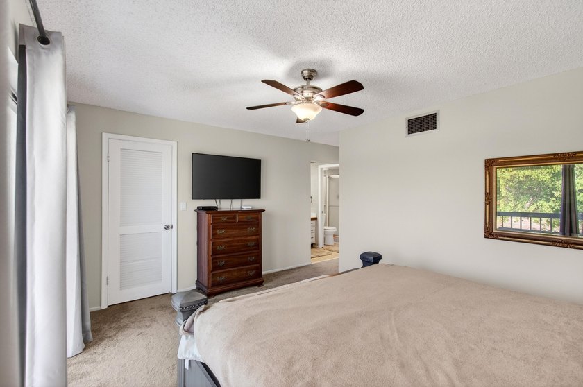 Beautiful upper level townhouse walking distance to the Club - photo 29