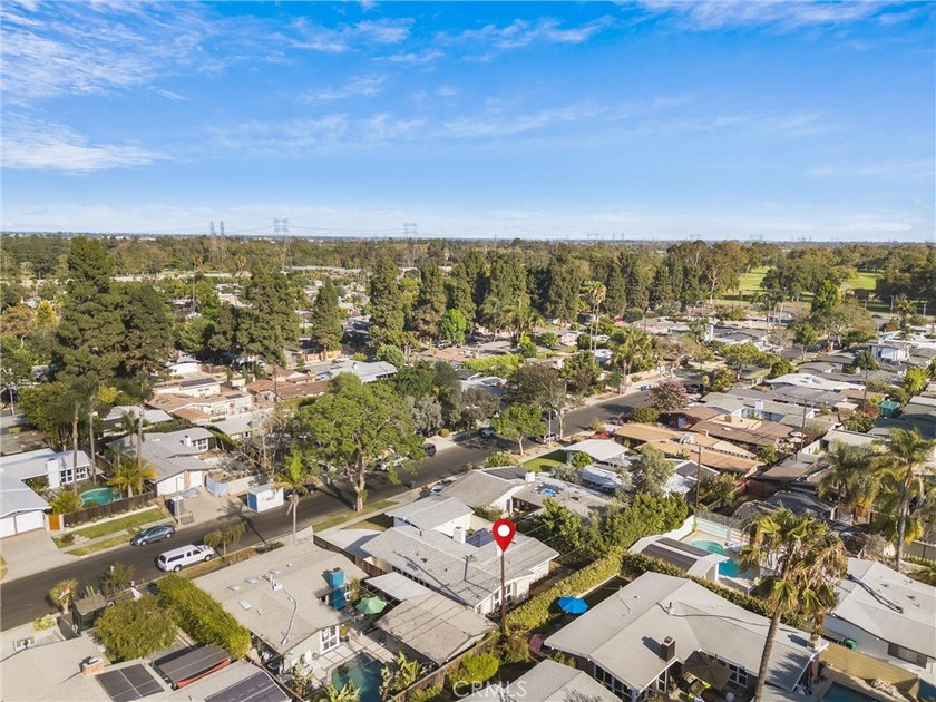 Welcome to this beautifully updated 4-bedroom, 2-bath Cliff May - photo 31