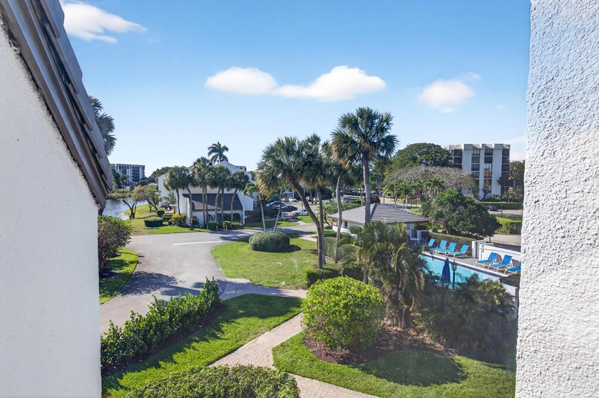 Beautiful upper level townhouse walking distance to the Club - photo 37