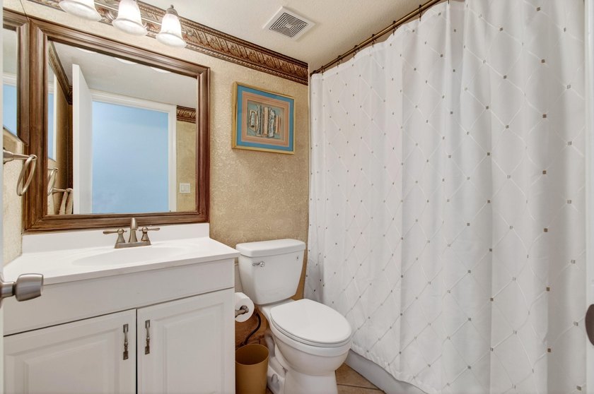 Beautiful upper level townhouse walking distance to the Club - photo 38