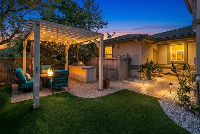 Welcome to 15776 Paseo Del Sur, a beautifully maintained - photo 4
