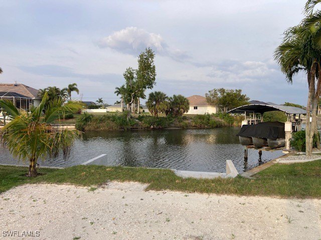 City water and sewer, beautiful neighborhood, one of the few and - photo 12
