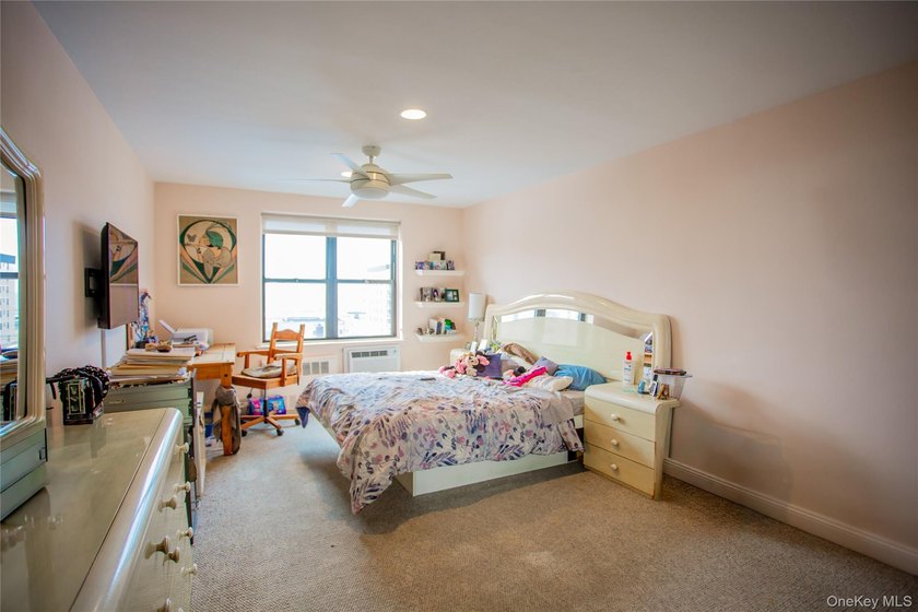 Welcome home to this Junior-4 converted to a two-bedroom - photo 12