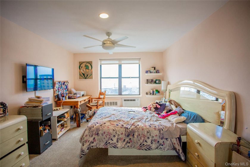 Welcome home to this Junior-4 converted to a two-bedroom - photo 13