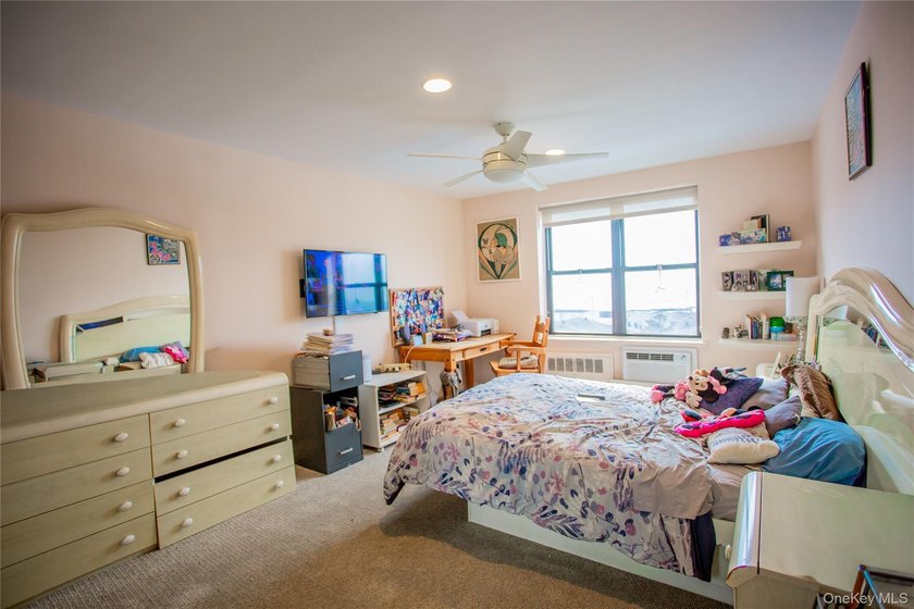 Welcome home to this Junior-4 converted to a two-bedroom - photo 14