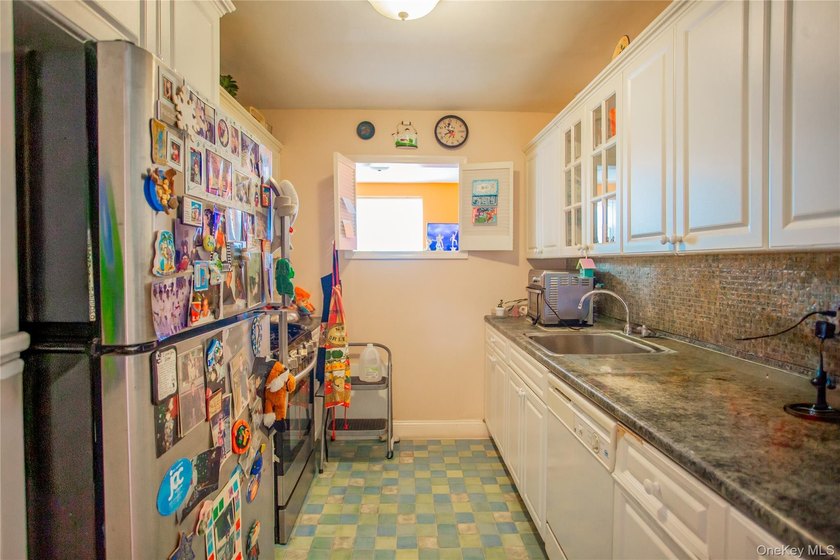 Welcome home to this Junior-4 converted to a two-bedroom - photo 15