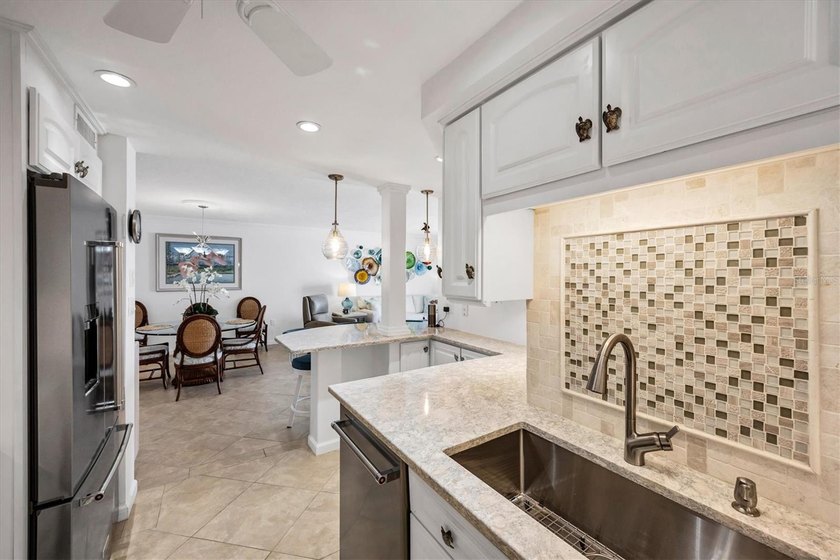 Renovated direct Gulf-front 2BR/2BA on Longboat Key. End-unit - photo 22