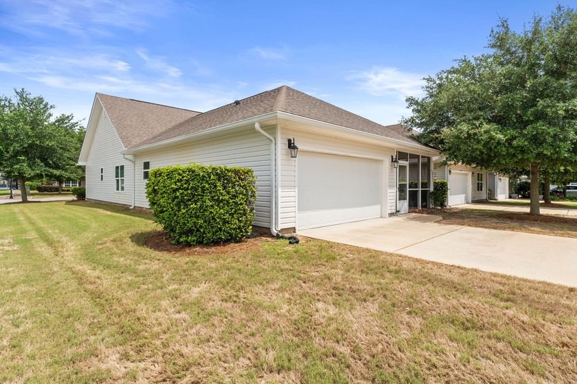 What a buy! Affordably priced to sell. This home has so much to - photo 6