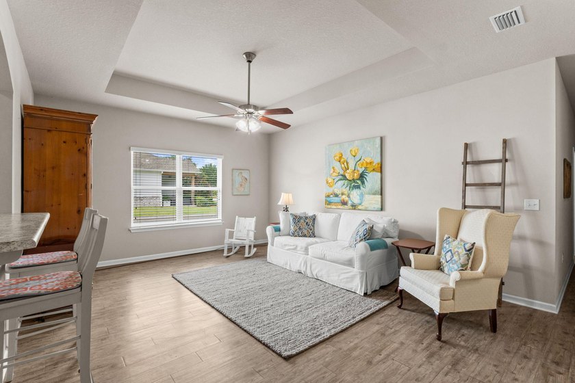 What a buy! Affordably priced to sell. This home has so much to - photo 7