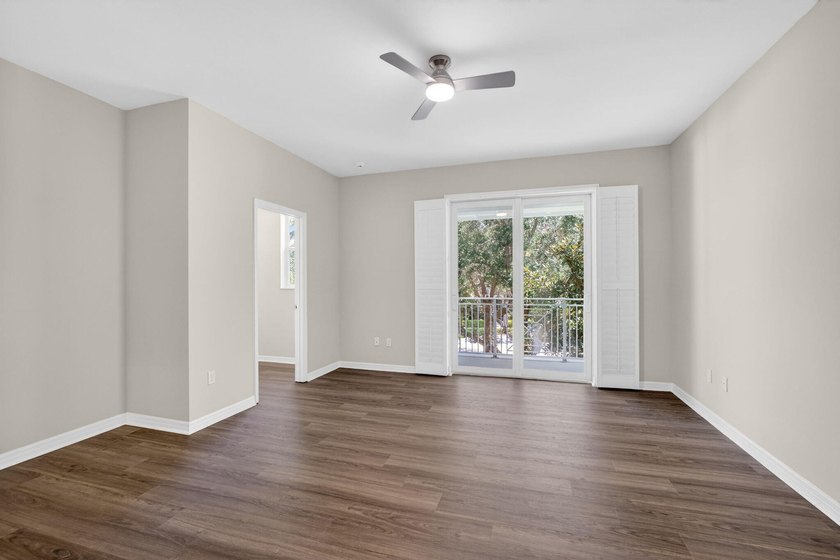 Beautifully updated 3-bedroom, 2.5-bath townhome with a 1-car - photo 18
