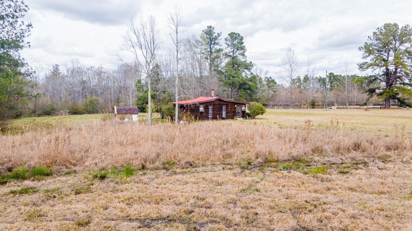 Here's your chance to own a unique property with a private - photo 22