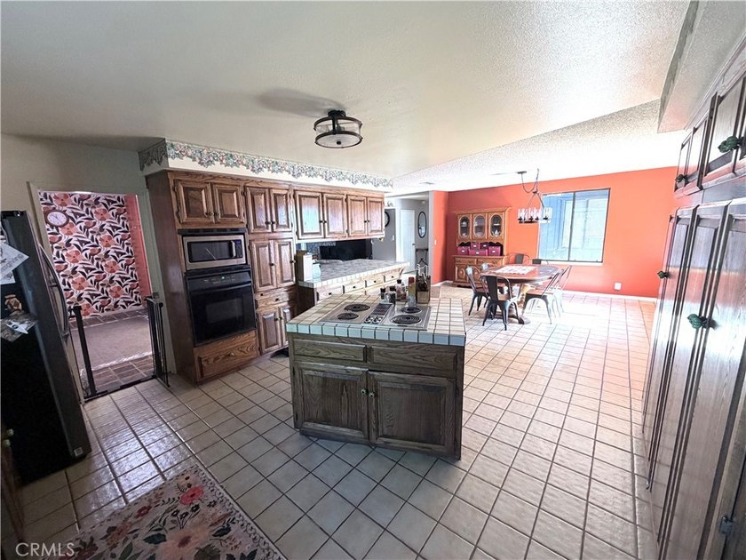 2075 Cambridge Way - photo 6