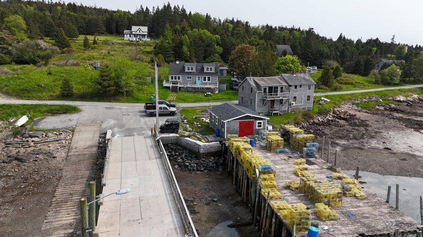 A rare inner harbor offering with a 5 bedroom house and a 32 x - photo 9