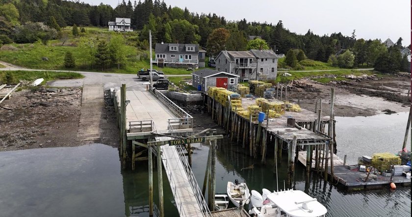 A rare inner harbor offering with a 5 bedroom house and a 32 x - photo 10