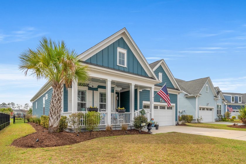 Beautifully upgraded 3-bedroom, 2.5-bath home located in the - photo 2