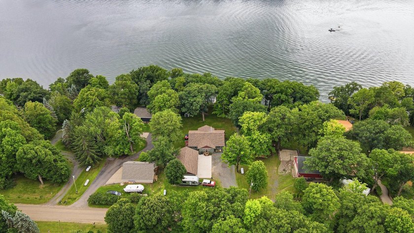Welcome to your dream lake retreat on beautiful Loveless Lake - photo 2