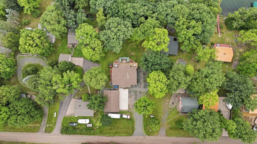 Welcome to your dream lake retreat on beautiful Loveless Lake - photo 3