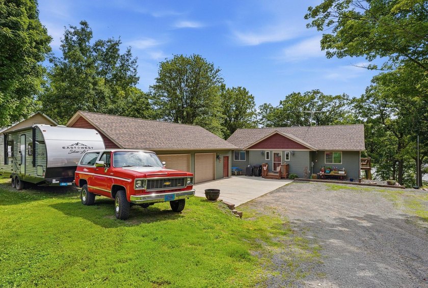 Welcome to your dream lake retreat on beautiful Loveless Lake - photo 4
