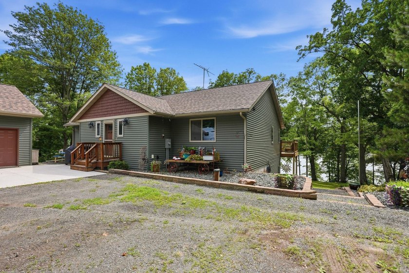 Welcome to your dream lake retreat on beautiful Loveless Lake - photo 8