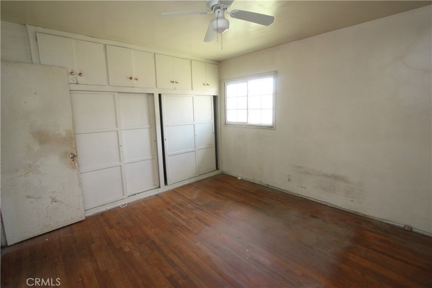 Probate Fixer Opportunity! This is a court-confirmation sale - photo 13