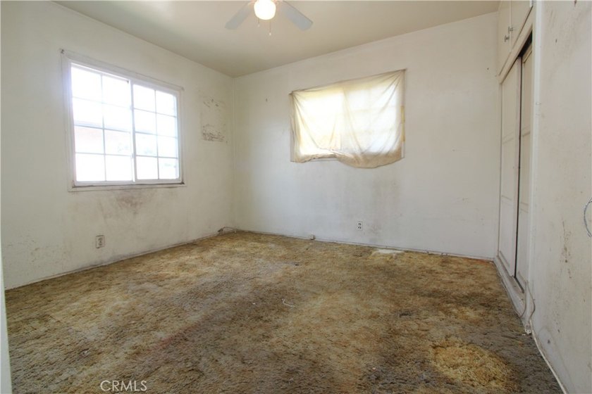 Probate Fixer Opportunity! This is a court-confirmation sale - photo 16