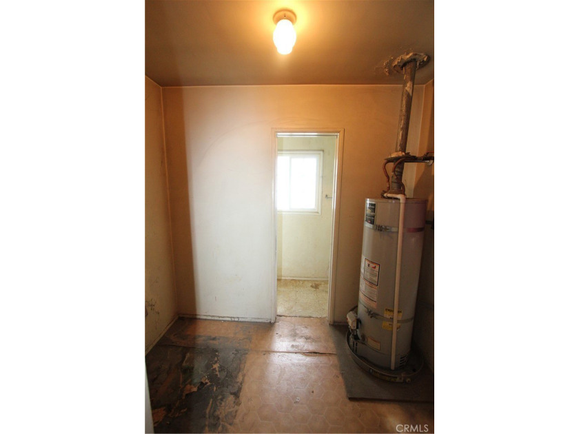 Probate Fixer Opportunity! This is a court-confirmation sale - photo 18