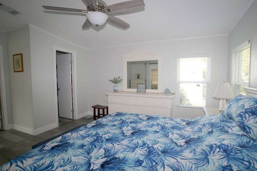 Located in one of Sarasota's most sought-after premier - photo 33