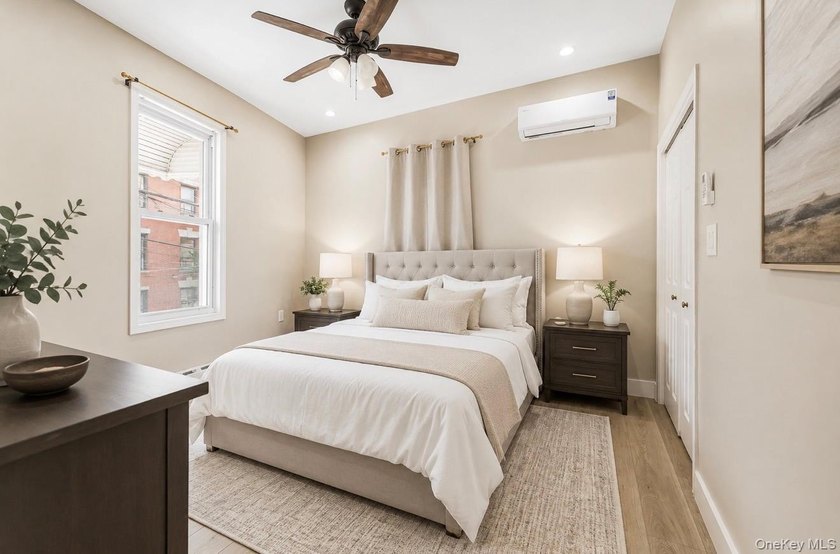 Move right into this beautifully renovated single-family home - photo 14