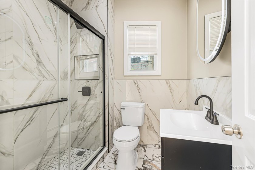 Move right into this beautifully renovated single-family home - photo 16