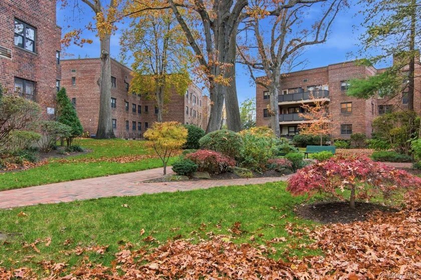 Welcome to this spacious, move-in-ready two-bedroom co-op - photo 16