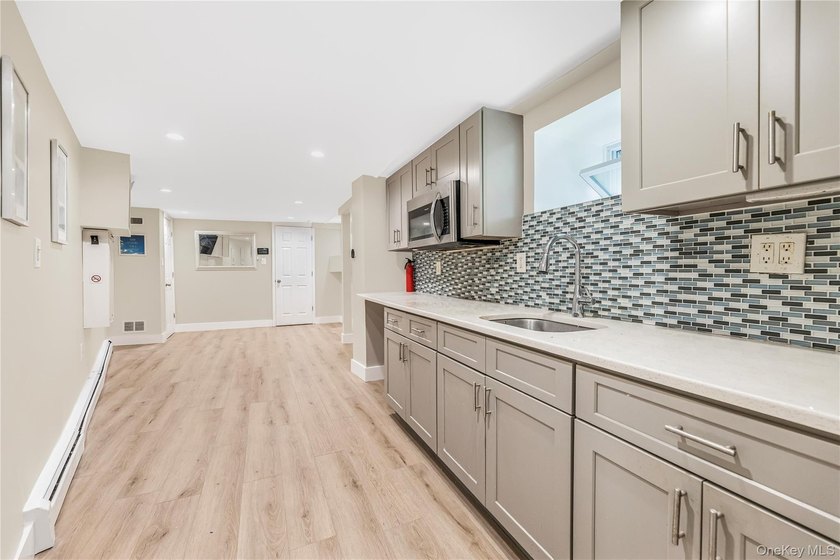 Move right into this beautifully renovated single-family home - photo 20