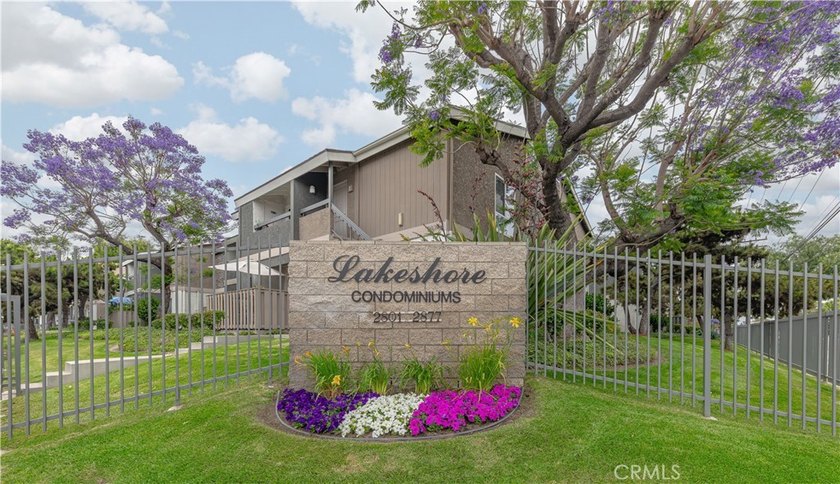 Welcome to this beautifully renovated first-level condominium in - photo 6