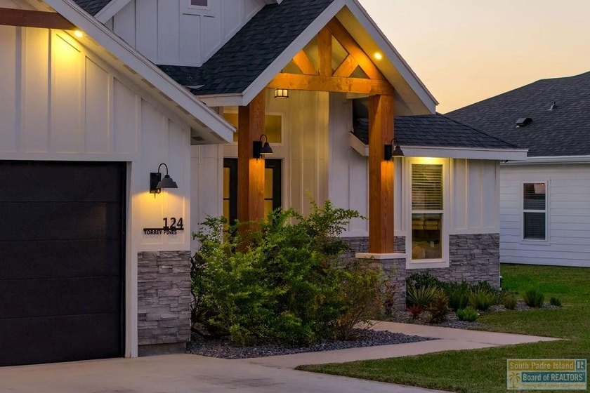 YOUR LUXURY RETREAT AWAITS - MOTIVATED SELLERS! Experience - photo 3