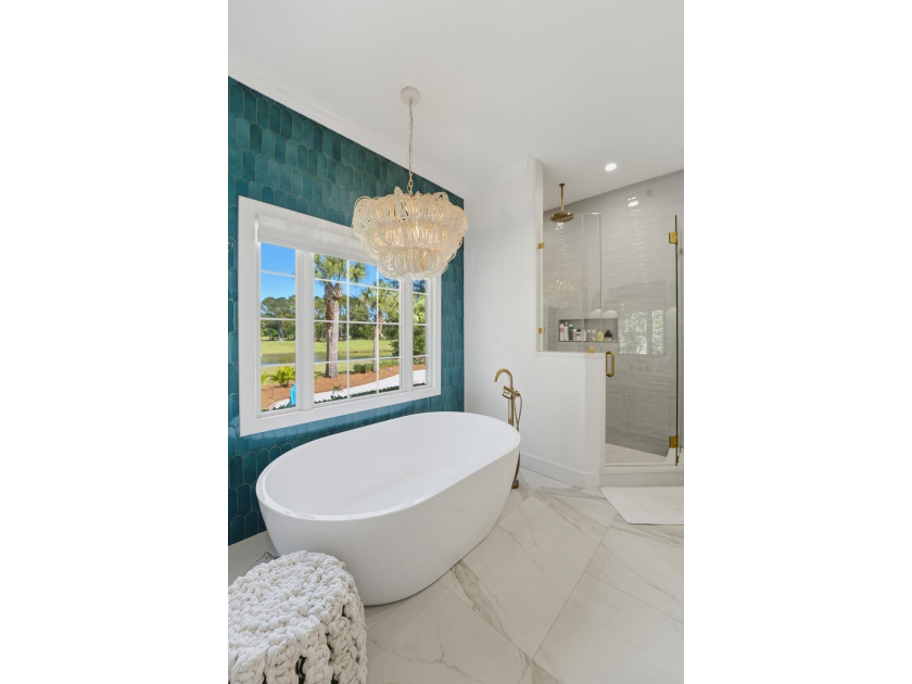 Welcome to this stunning custom-built 6-bedroom, 5.5 bathroom - photo 50