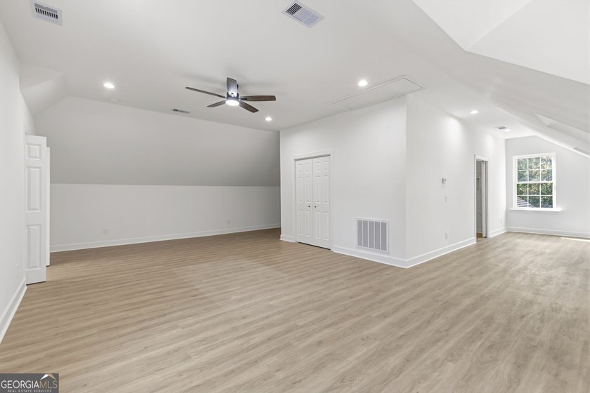 Renovated 5BR Estate on 1.2 Acres with 2,400 sq ft Shop - - photo 31