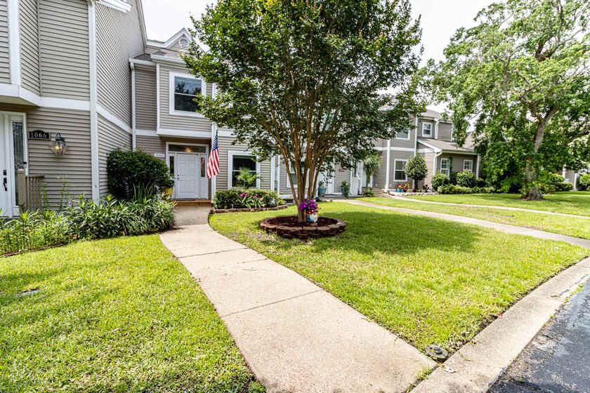 Enjoy beautiful views of the Santa Rosa Sound from your private - photo 3
