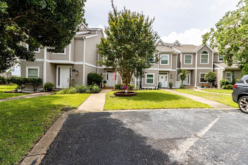 Enjoy beautiful views of the Santa Rosa Sound from your private - photo 4