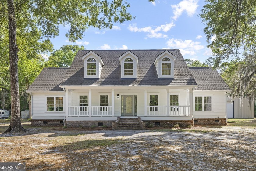 Renovated 5BR Estate on 1.2 Acres with 2,400 sq ft Shop - - photo 38
